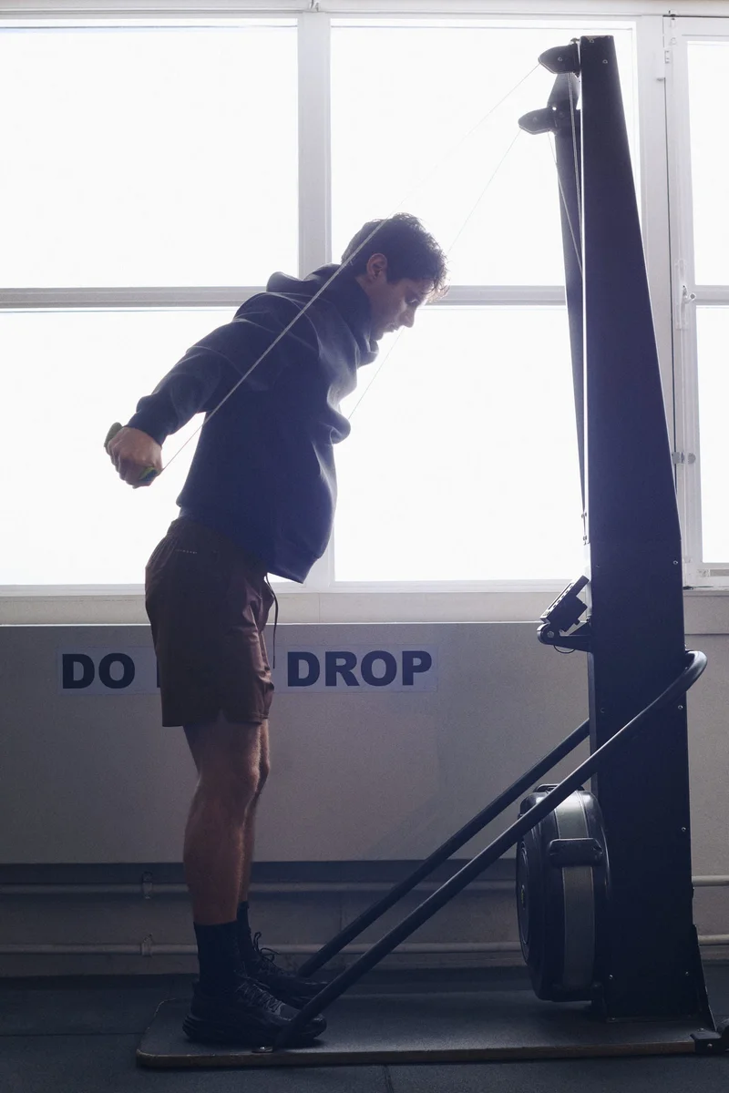 اتش اند ام شورت رياضي من نسيج دراي موف